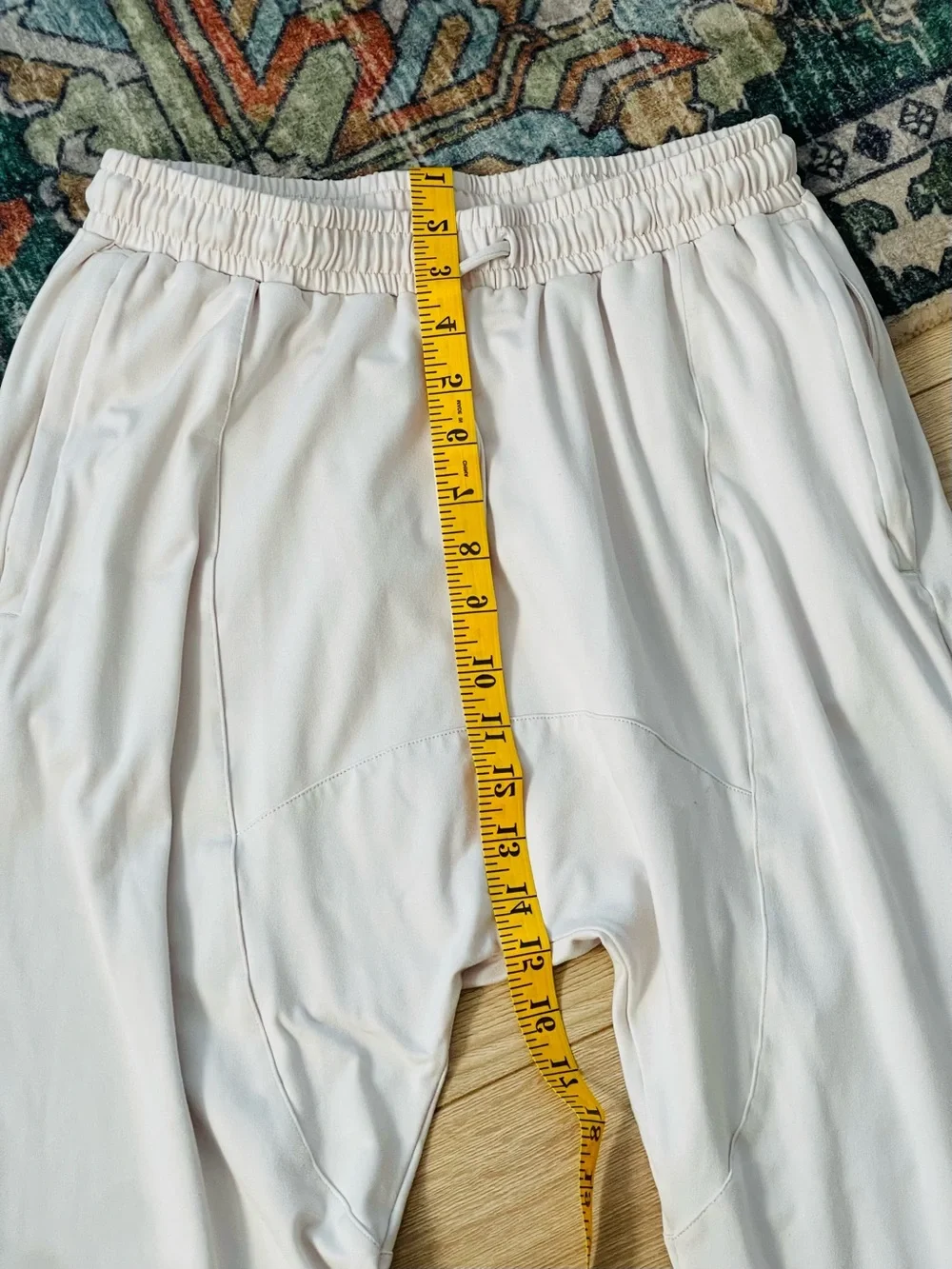 Alo Yoga size Small woman's jogger pants